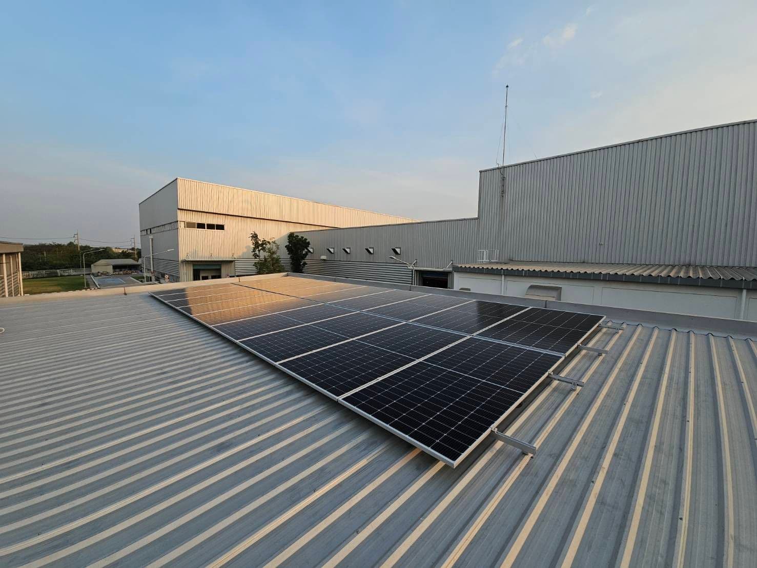 aboutCompanyImage_PV SOLAR ROOFTOP DAIKIN COMPRESSOR INDUSTRIES LTD. เฟสที่ 1