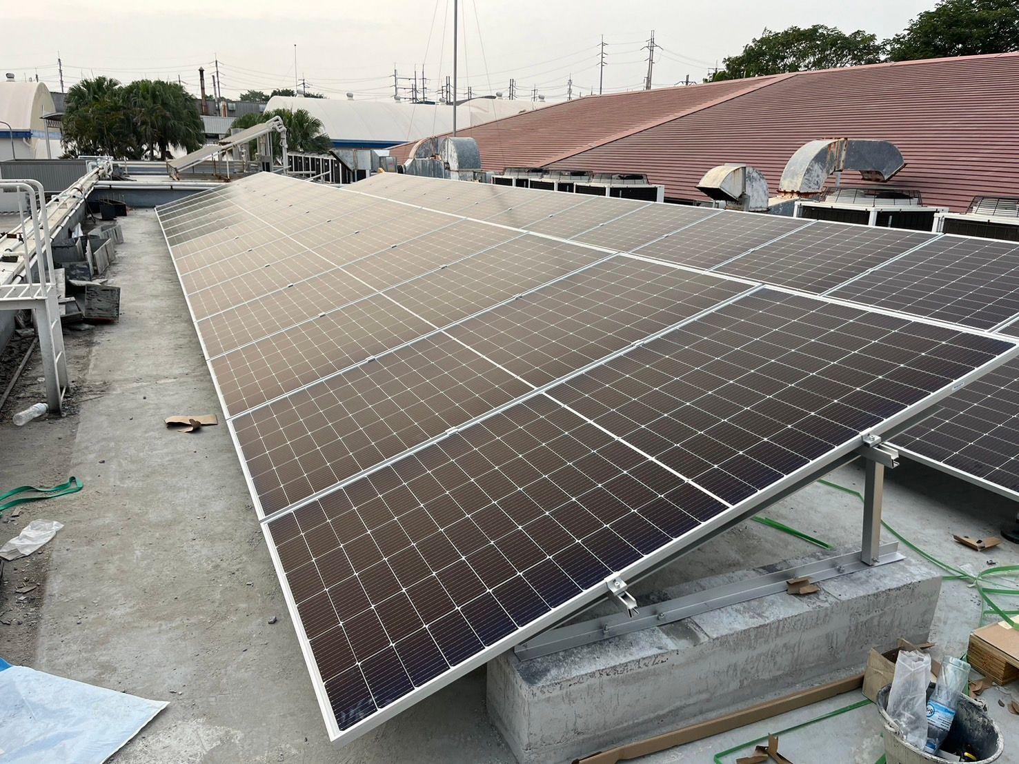 aboutCompanyImage_PV SOLAR ROOFTOP DAIKIN COMPRESSOR INDUSTRIES LTD. เฟสที่ 1